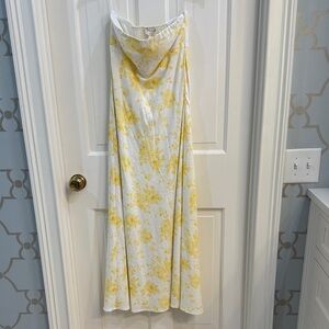 Wayf White and Yellow Floral Hooded Maxi